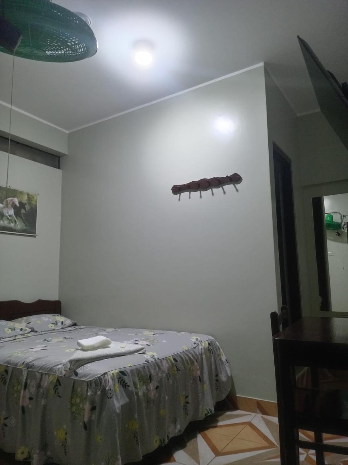 טינגו מריה Hostal Leon Internacional מראה חיצוני תמונה